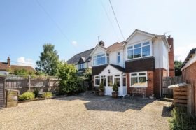 4 bedroom Detached t...